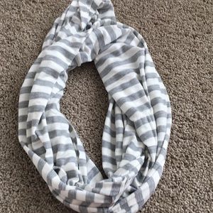 Infinity scarf